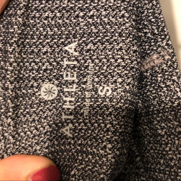 Athleta gray leggings with pockets! - Picture 8 of 8